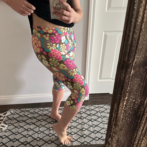 Brazilian Cropped Leggings Size Small floral colorful - Picture 7 of 8